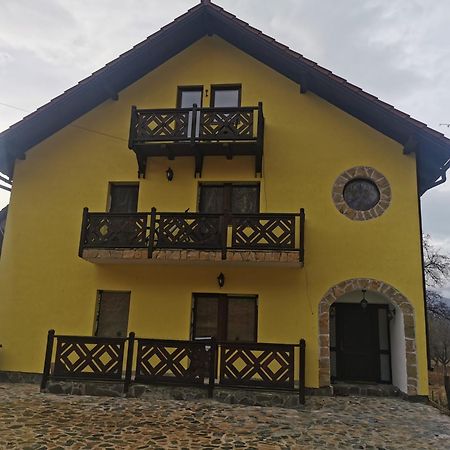 Yellow House Bran  Dış mekan fotoğraf