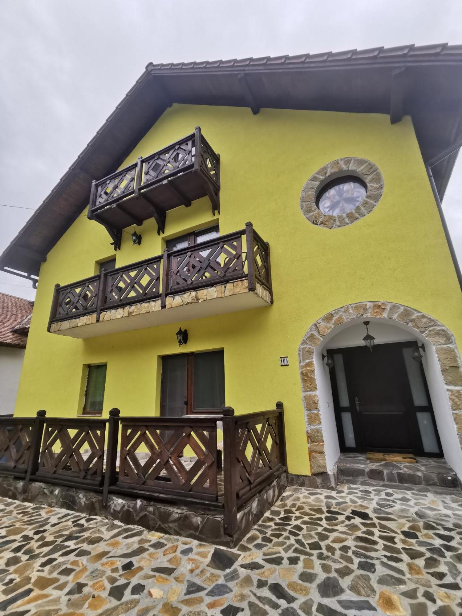 Yellow House Bran  Dış mekan fotoğraf