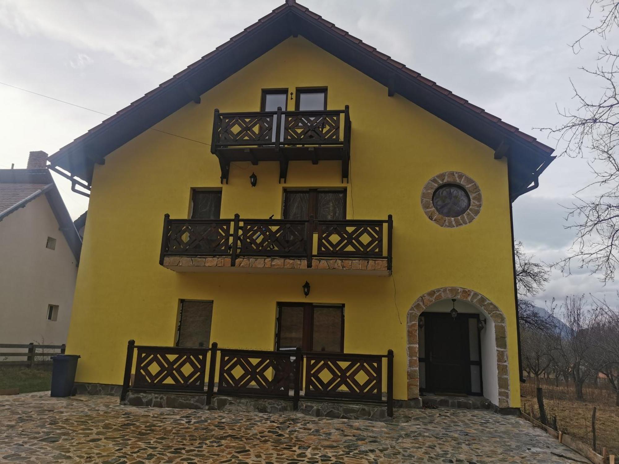 Yellow House Bran  Dış mekan fotoğraf